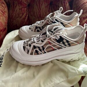 Burberry Arthur Sneakers